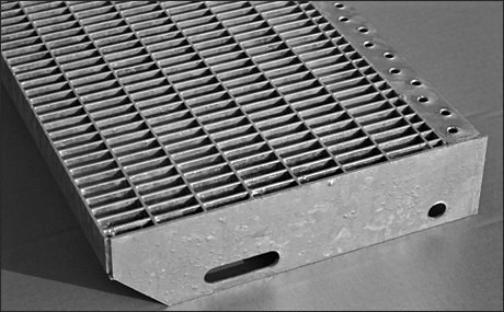 Gitterrostufen verzinkt